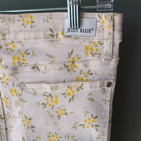 Judy Blue Yellow Floral Print Skinny Jeans, Size 11/30 - Picture 8 of 8